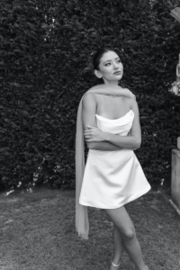 How to accessorise a short wedding dress