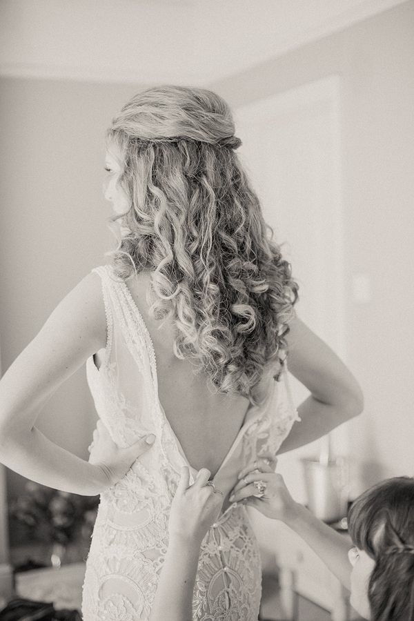 Naturally-curly-wedding-hair_half-up-9-1