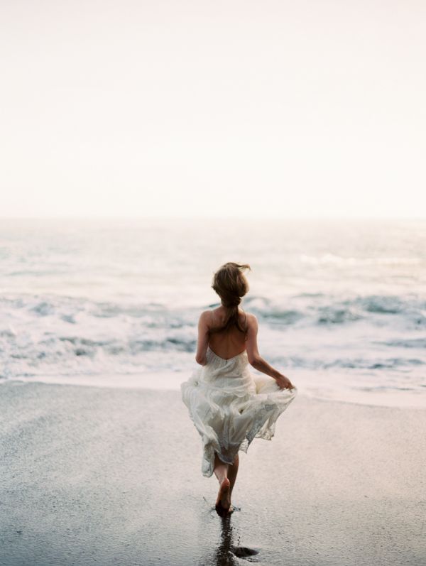 5 Tips For Choosing Your Beach Wedding Headpieces