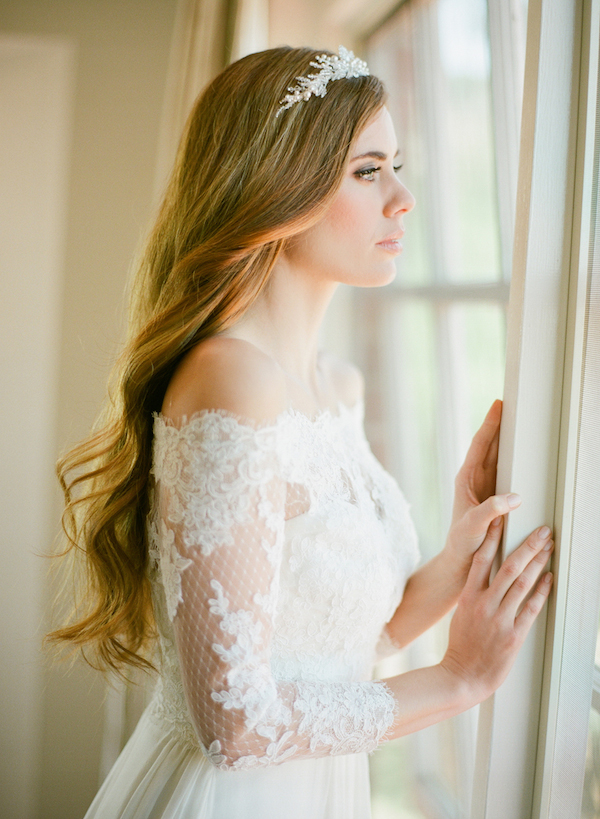 How to Accessorise a Lace Wedding Dress - TANIA MARAS BRIDAL