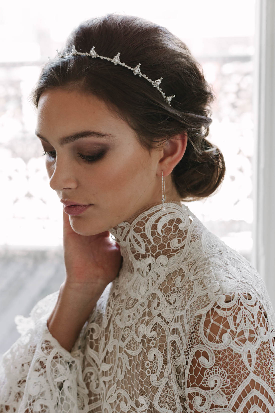 How to accessorise a lace wedding dress 12