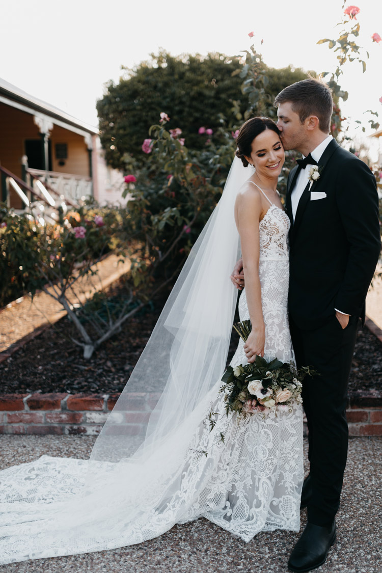 veil with lace dress