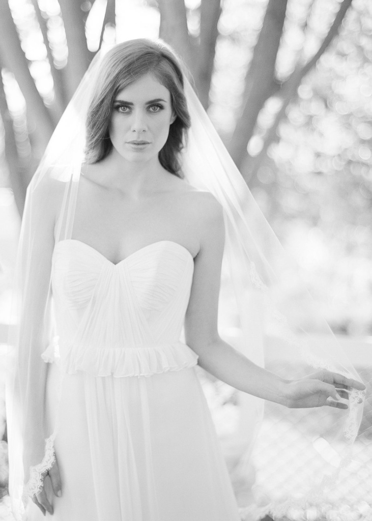Wedding Trends 2017 | The New Vintage: Chic and modern headpieces - MARGAUX fingertip bridal veil