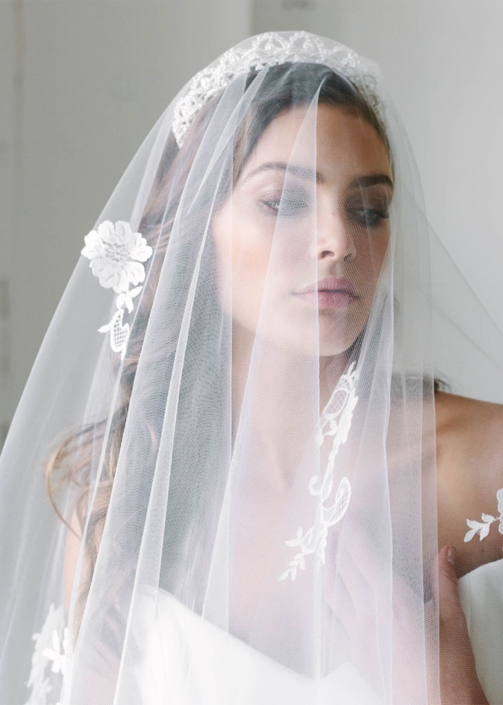 The Finer Details | Our favourite romantic and modern wedding veils - EMMIE chapel length veil with lace 5