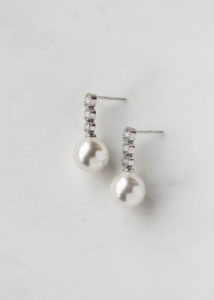 FLYNN pearl bridal earrings 3