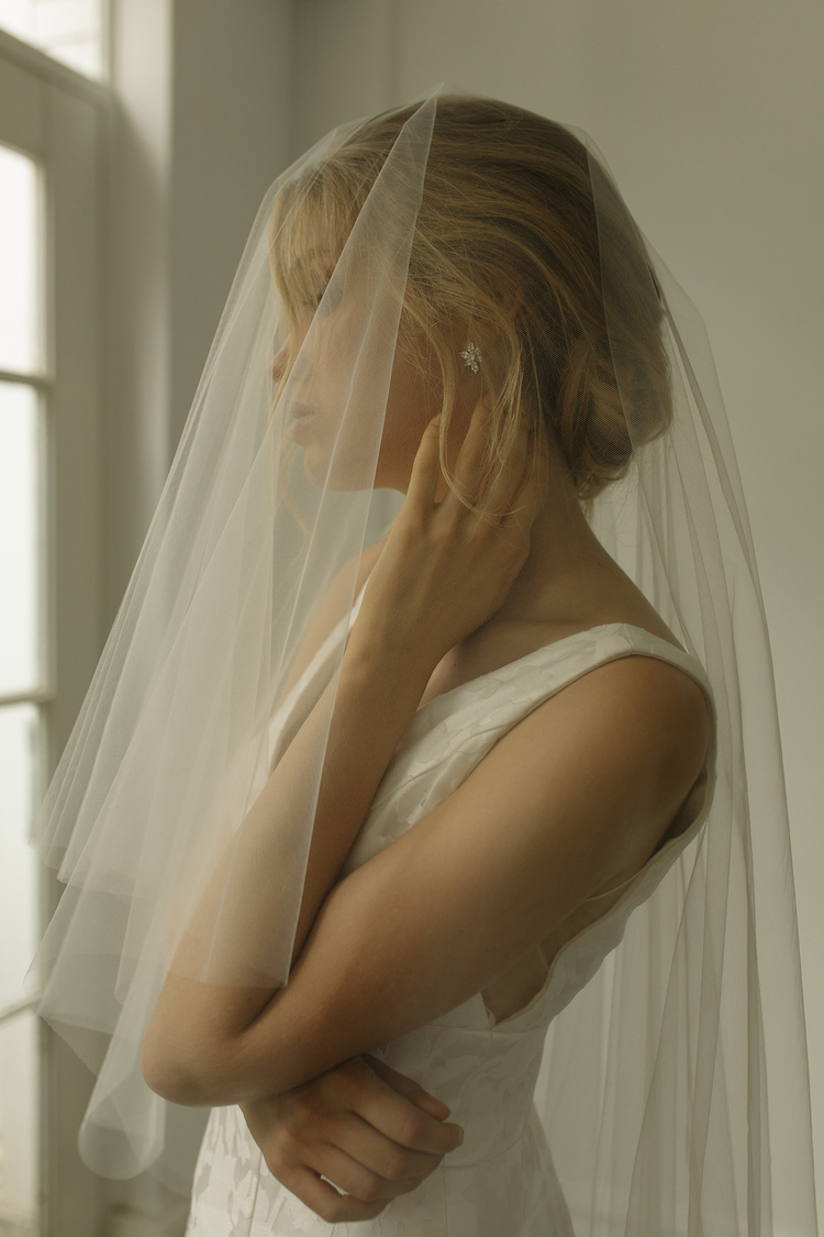 Fingertip veils, Short wedding veils, Pearl fingertip veils - TANIA MARAS