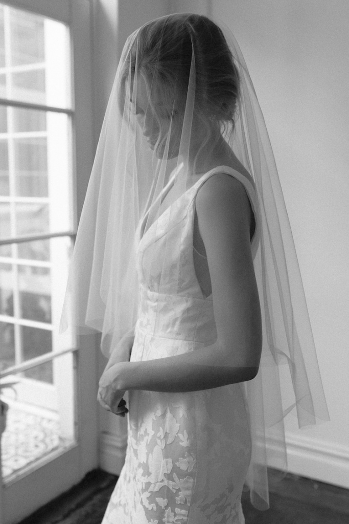 How to secure a drop veil Bridal styling advice and tips