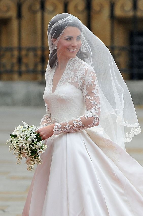 30 Bridesmaid Hairstyles for Every Type of Wedding