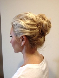 High bridal buns for wedding veils 1