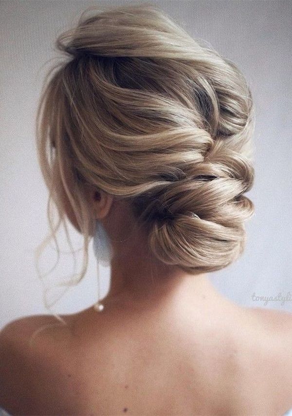 Low set wedding updos for wedding veils 7