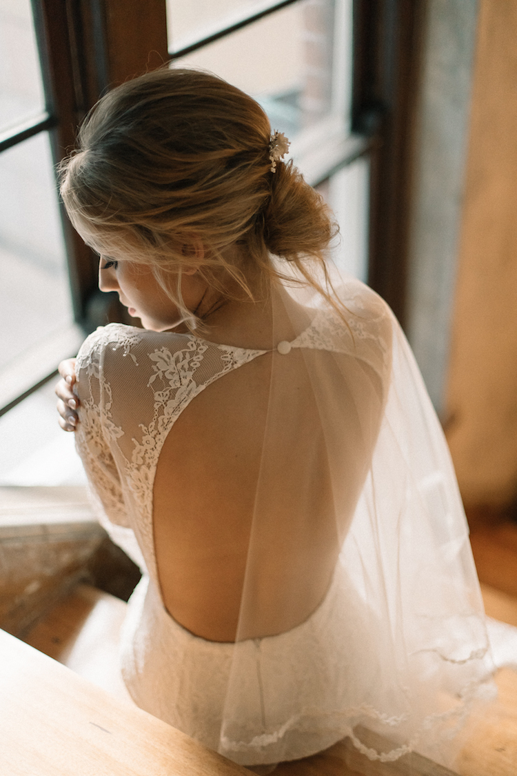 flying high | wedding veils above or below the bun