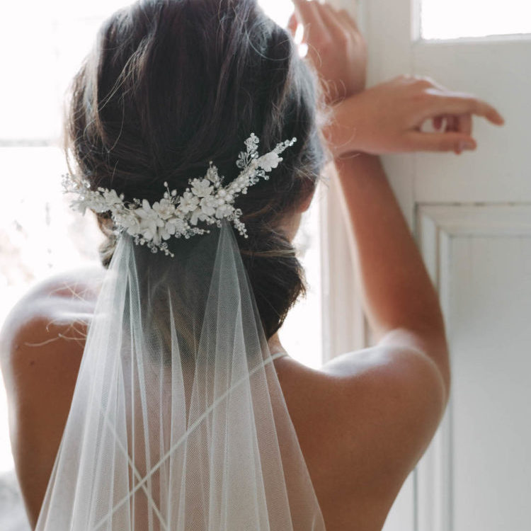 Wedding-veils-above-or-below-the-bun-MARION-headpiece-by-TANIA-MARAS-BRIDA