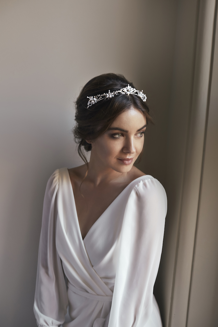 Top 20 Bridal Headpieces for Your Wedding Hairstyles   Elegantweddinginvitescom Blog  Headband hairstyles Updo with headband Bridal  hair