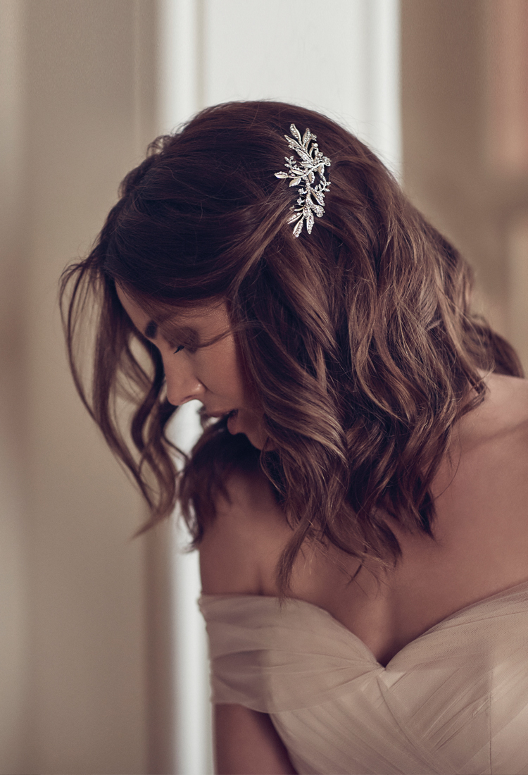 Swept Away | 7 delicate wedding hair combs for side swept hair