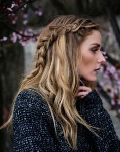 Side braid loose hair - 2018 wedding hair trends