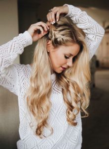 Side braided wavy hair - 2018 wedding hair trends