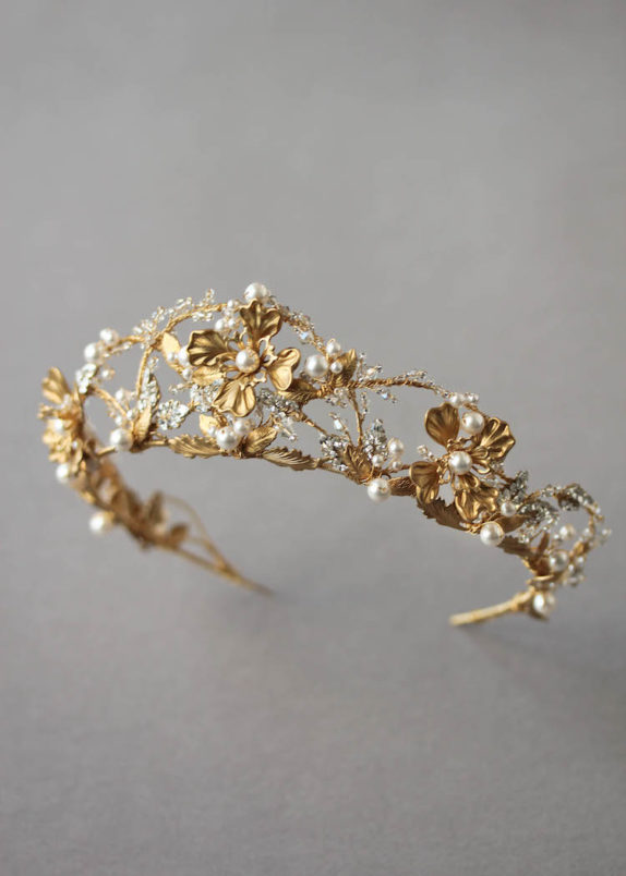REINA gold wedding crown with pearls 2