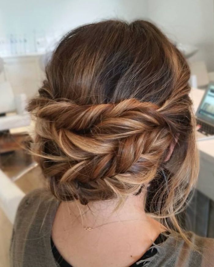 Gorgeous messy wedding updos 12