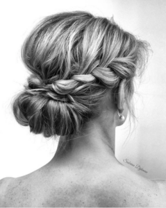 Gorgeous messy wedding updos 16