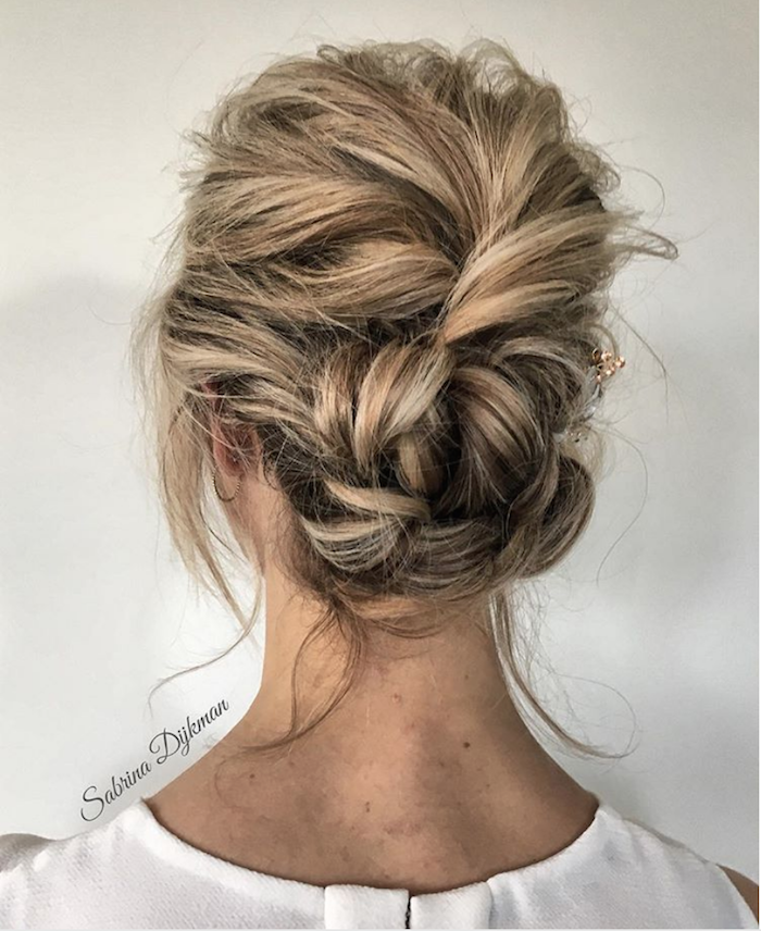 Gorgeous messy wedding updos 21