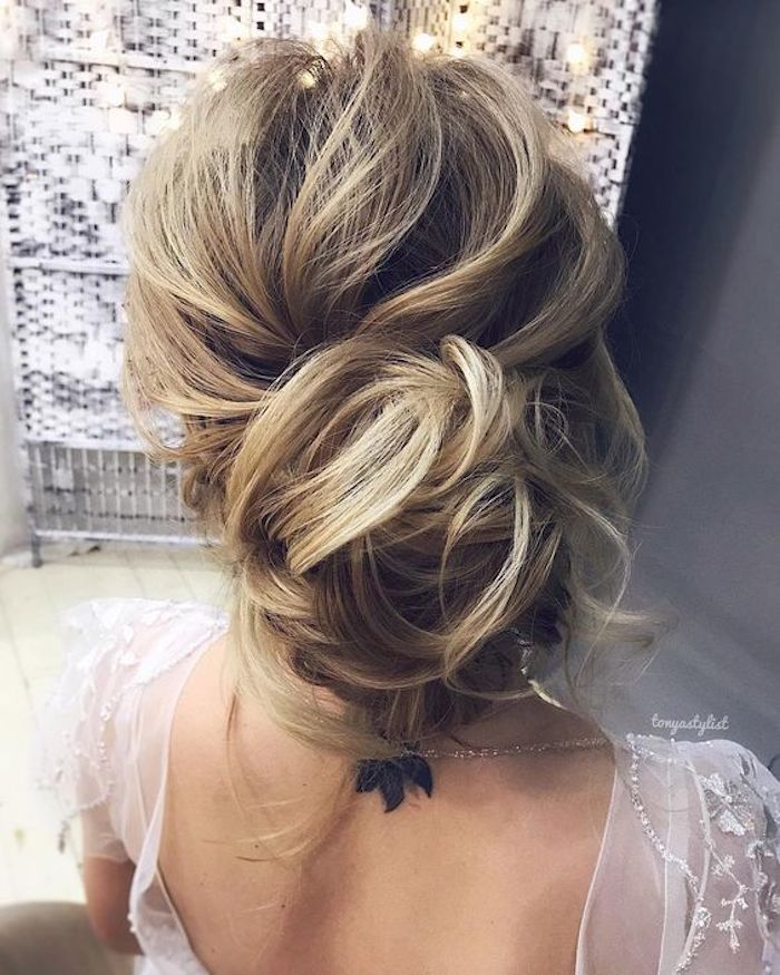 Gorgeous messy wedding updos 23