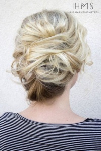 Gorgeous messy wedding updos 8