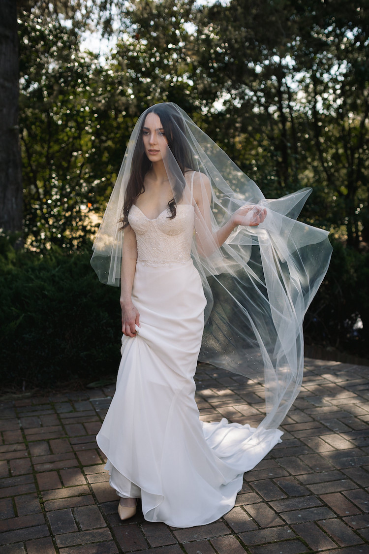 How to choose the best long wedding veil - TANIA MARAS