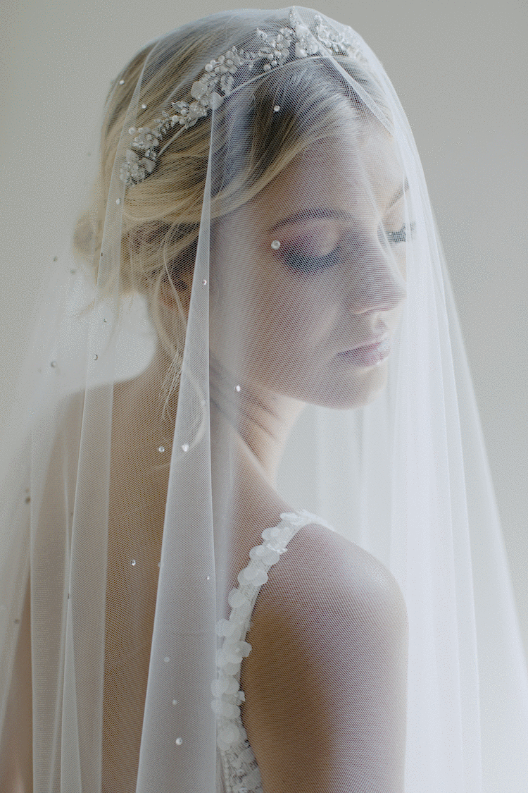 MORNING MIST_crystal wedding veil