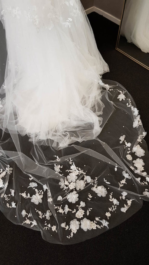 ATHENA long wedding veil with flowers 20