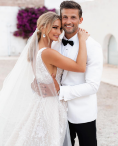 Gorgeous wedding hairstyles with veils_Anna Heinrich wedding ponytail 1