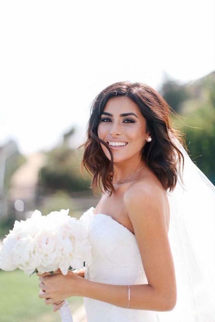 Our favourite wedding hairstyles with veils_down hair with veil 3