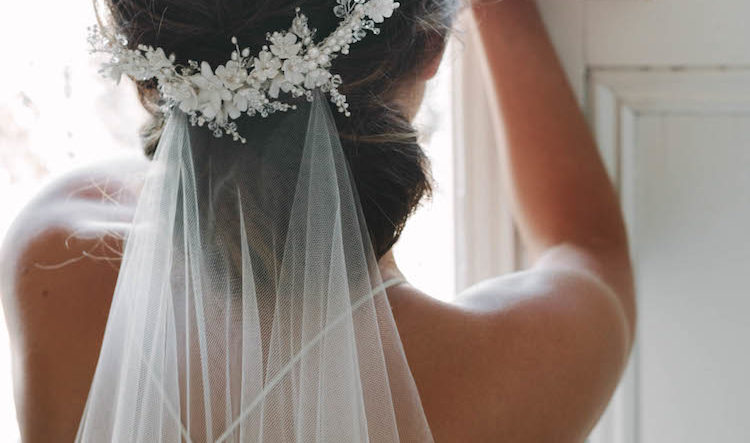 Creme De La Creme Our Favourite Wedding Hairstyles With Veils Tania Maras Bespoke Wedding Headpieces Wedding Veils