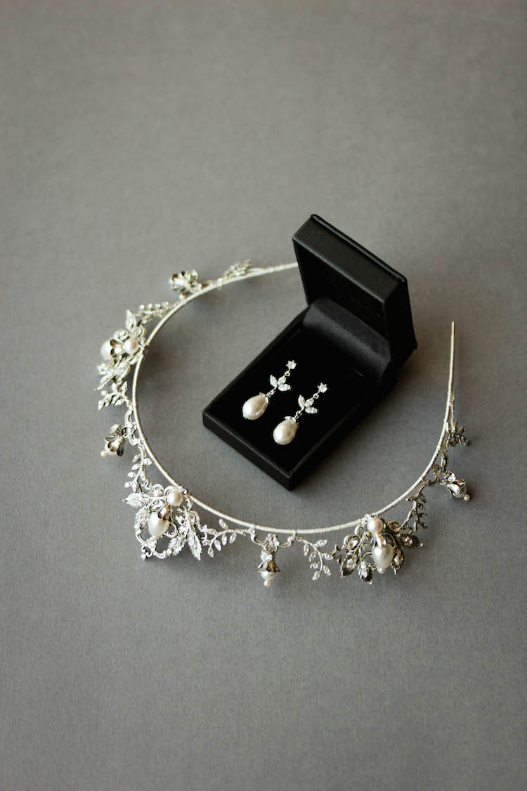 Regal romance_silver wedding tiara with pearls 1