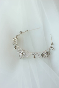 Regal romance_silver wedding tiara with pearls 10