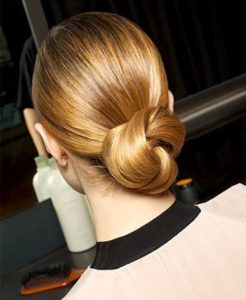 EASY UPDOS_Simple and stunning wedding hairstyles you'll love 10
