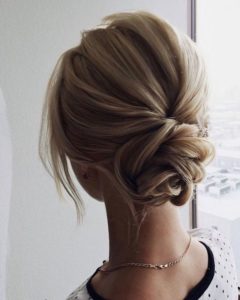 EASY UPDOS_Simple and stunning wedding hairstyles you'll love 14