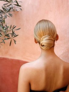 EASY UPDOS_Simple and stunning wedding hairstyles you'll love 4