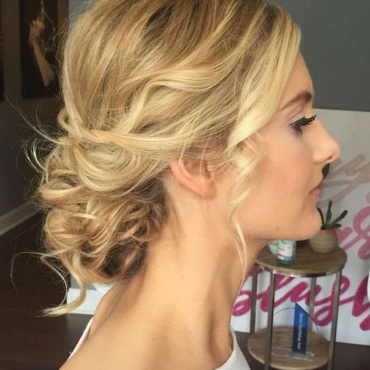 LOOSE UPDOS_Simple and stunning wedding hairstyles you'll love 3