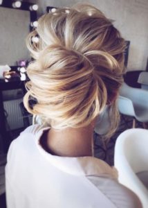 LOOSE UPDOS_Simple and stunning wedding hairstyles you'll love 7