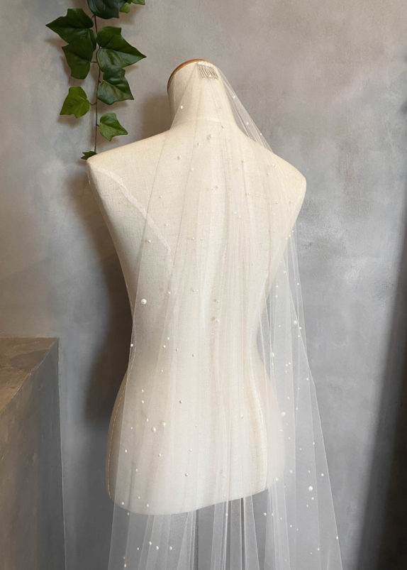 DEWBERRY veil with pearls 5