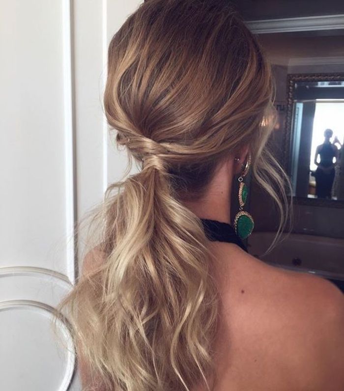 Wedding hair trends for 2019_romantic pony tails 6