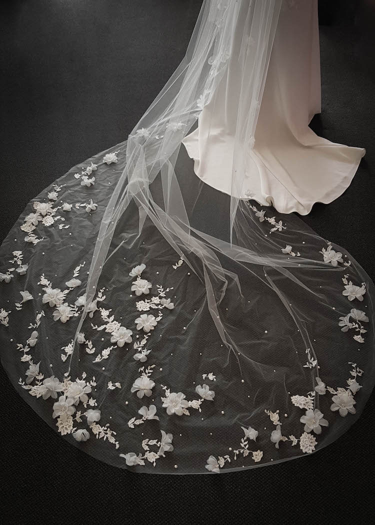 How to style a dramatic wedding veil_NIGHT GARDEN wedding veil 2