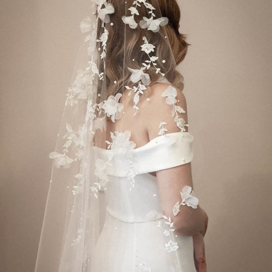 How to style a dramatic wedding veil_RIVIERA wedding veil