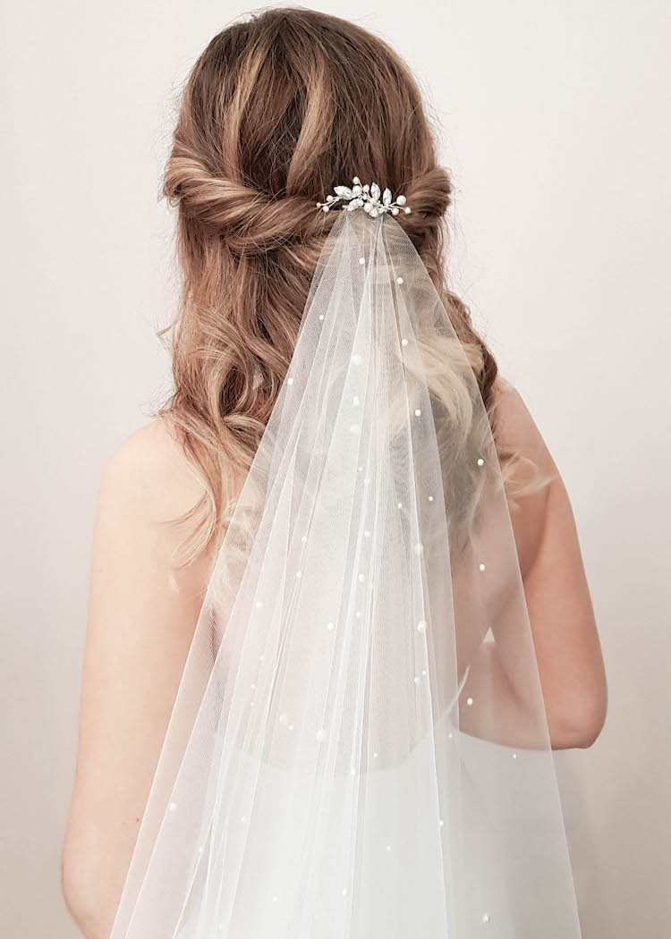 Faux Pearl Decor Bridal Veil With Hair Pin