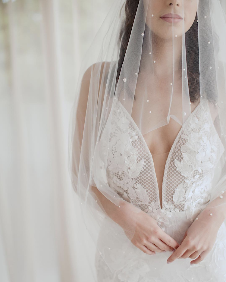 LUMIERE wedding veil with pearls_TANIA MARAS