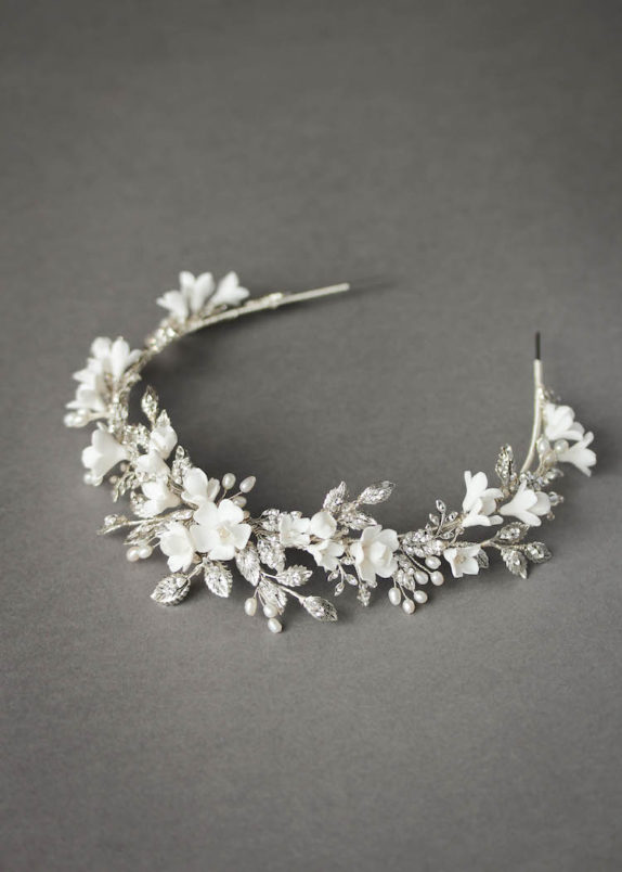 BRILLIANT WHITE_crystal crown with white flowers 1