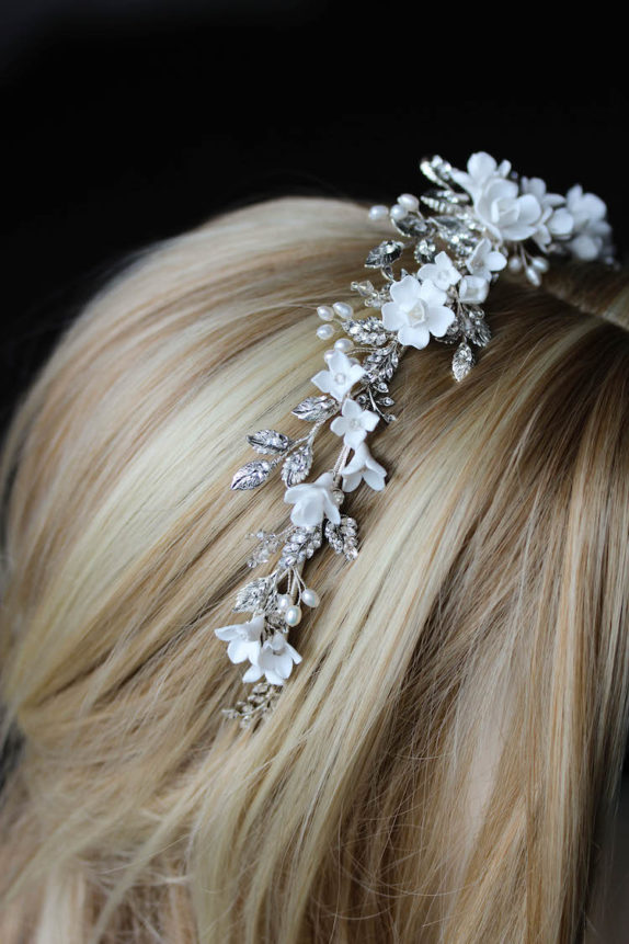 BRILLIANT WHITE_crystal crown with white flowers 6