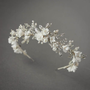 BRILLIANT WHITE_crystal crown with white flowers 7