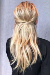 The essential guide to 2020 wedding hair_straight wedding hair 11