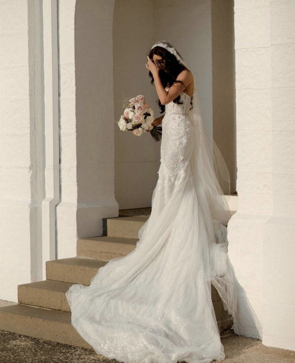 Bride Jessika wears Carmen wedding veil